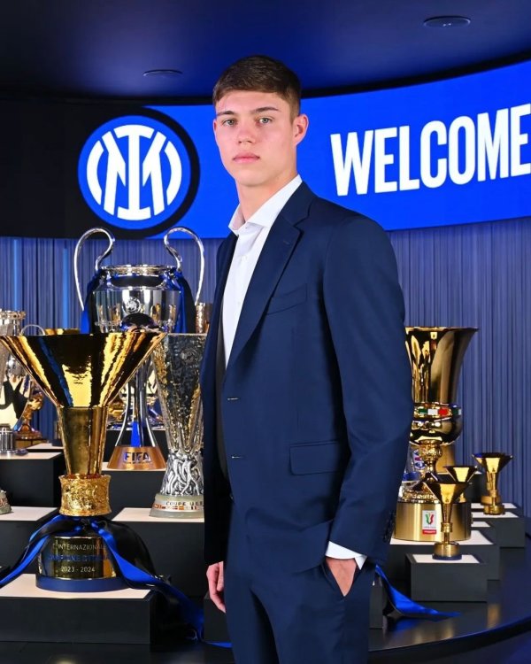 Yitian: Palacios is reconsidering whether to join Santos, and the transfer is on hold
